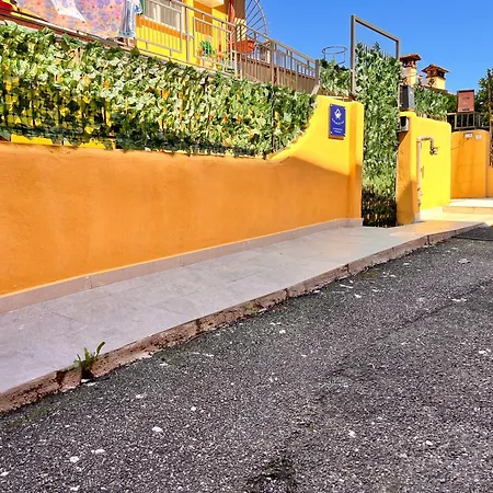 Lägenhet La Casetta Del Vicolo - Free Parking & 15 Min Station *