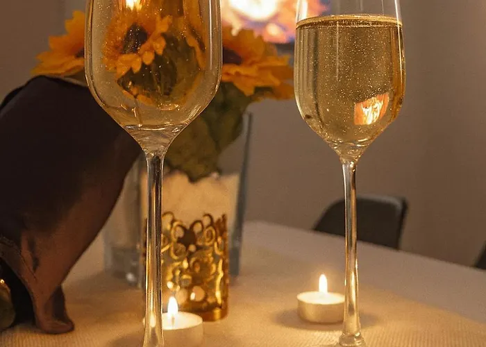 La Casetta Del Vicolo - Free Parking & 15 Min Station Apartmán